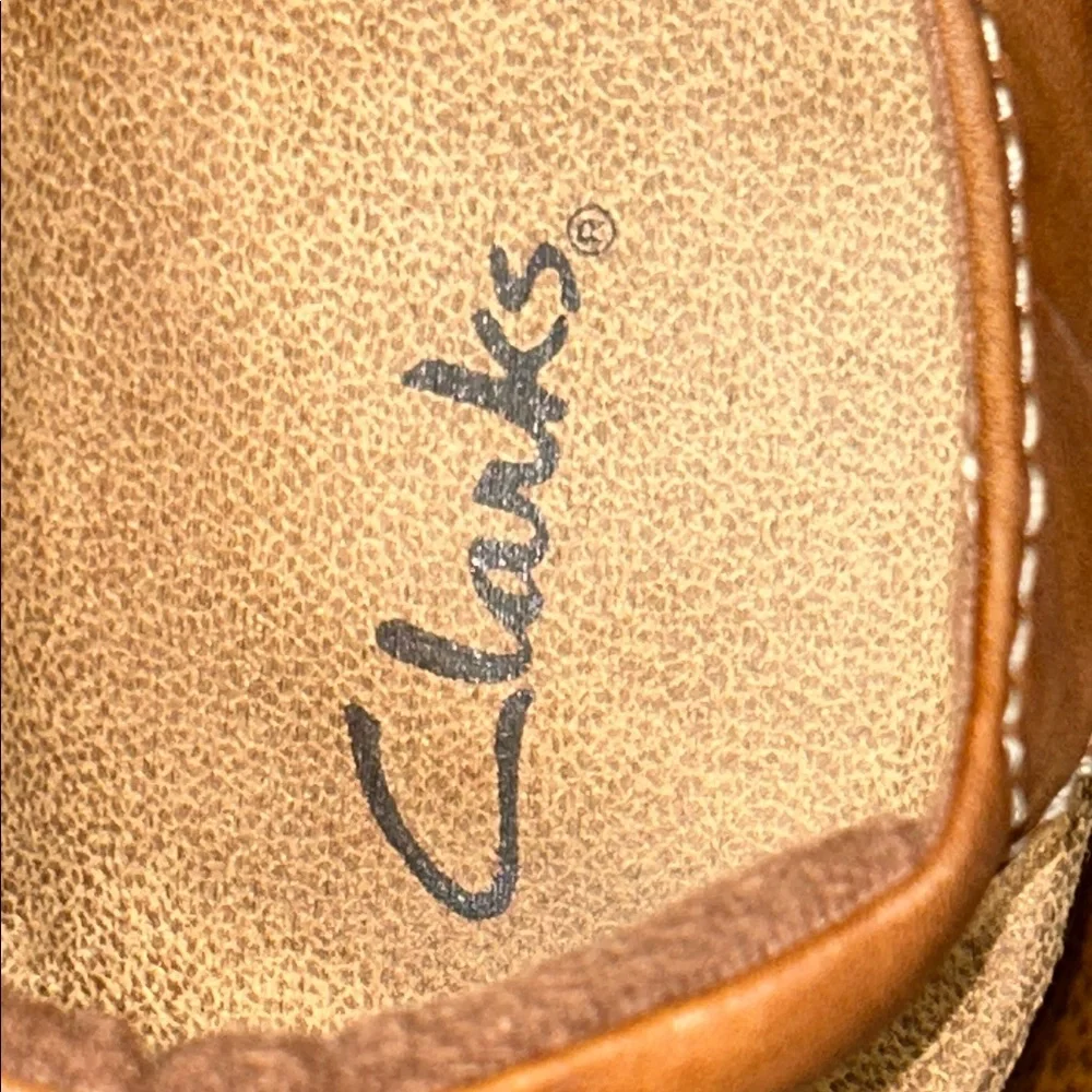 Clarks Women's Tan Leather Sandals